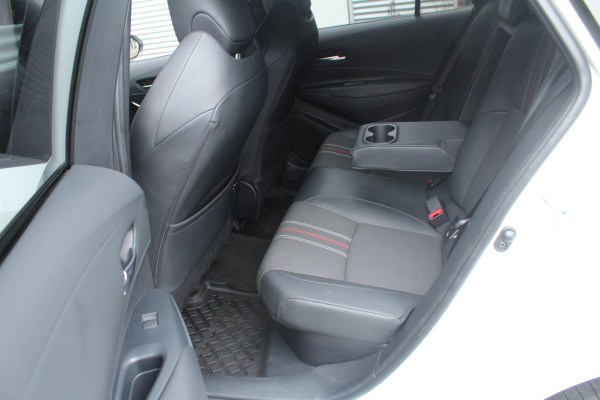 Toyota Corolla Touring Sports 1.8 Hybrid 140pk GR-Sport NL-Auto NAP 1e eigenaar Clima Cruise Carplay Camera 17"LMV