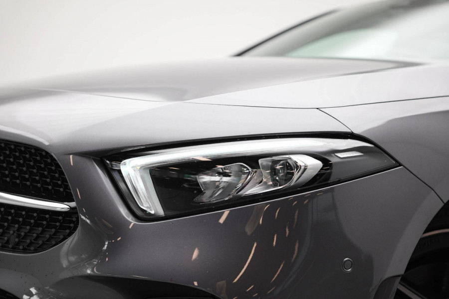 Mercedes-Benz A-Klasse A250e AMG Line |Pano|Ambient|Carplay|Dodehoek|