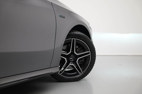 Mercedes-Benz A-Klasse A250e AMG Line |Pano|Ambient|Carplay|Dodehoek|