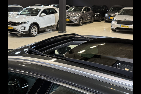 Volvo V60 2.0 T6 Recharge AWD Inscription | Panoramadak | Stoel/Stuurverwarming | Apple carplay | Elek. trekhaak | Sportstoelen | Leder