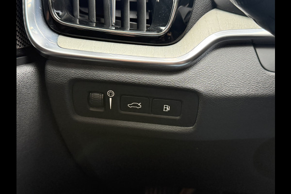 Volvo V60 2.0 T6 Recharge AWD Inscription | Panoramadak | Stoel/Stuurverwarming | Apple carplay | Elek. trekhaak | Sportstoelen | Leder