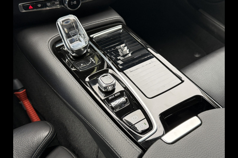 Volvo V60 2.0 T6 Recharge AWD Inscription | Panoramadak | Stoel/Stuurverwarming | Apple carplay | Elek. trekhaak | Sportstoelen | Leder
