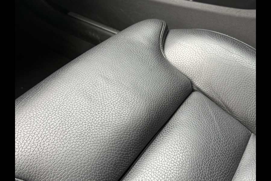 Volvo V60 2.0 T6 Recharge AWD Inscription | Panoramadak | Stoel/Stuurverwarming | Apple carplay | Elek. trekhaak | Sportstoelen | Leder