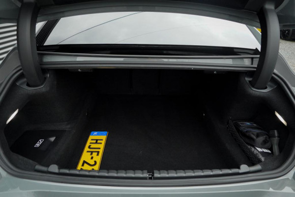 BMW 8 Serie Gran Coupé 840i xDrive High Exe Individual / B&W / Pano / Carbon / M-Stoelen / Adaptive