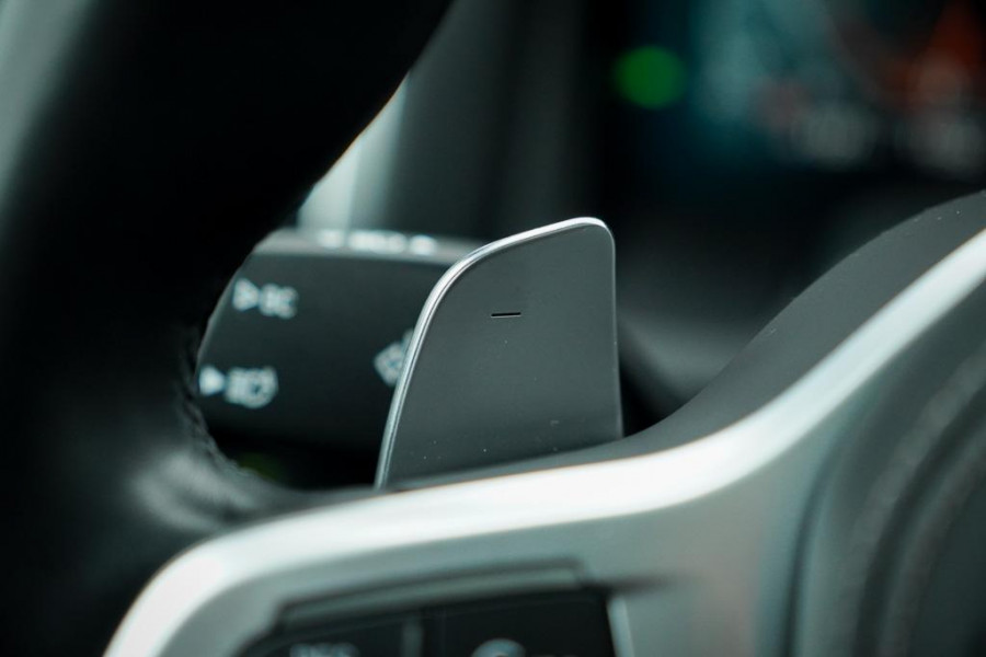 BMW 8 Serie Gran Coupé 840i xDrive High Exe Individual / B&W / Pano / Carbon / M-Stoelen / Adaptive