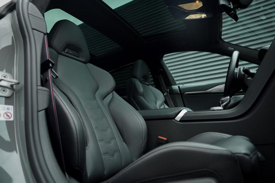 BMW 8 Serie Gran Coupé 840i xDrive High Exe Individual / B&W / Pano / Carbon / M-Stoelen / Adaptive