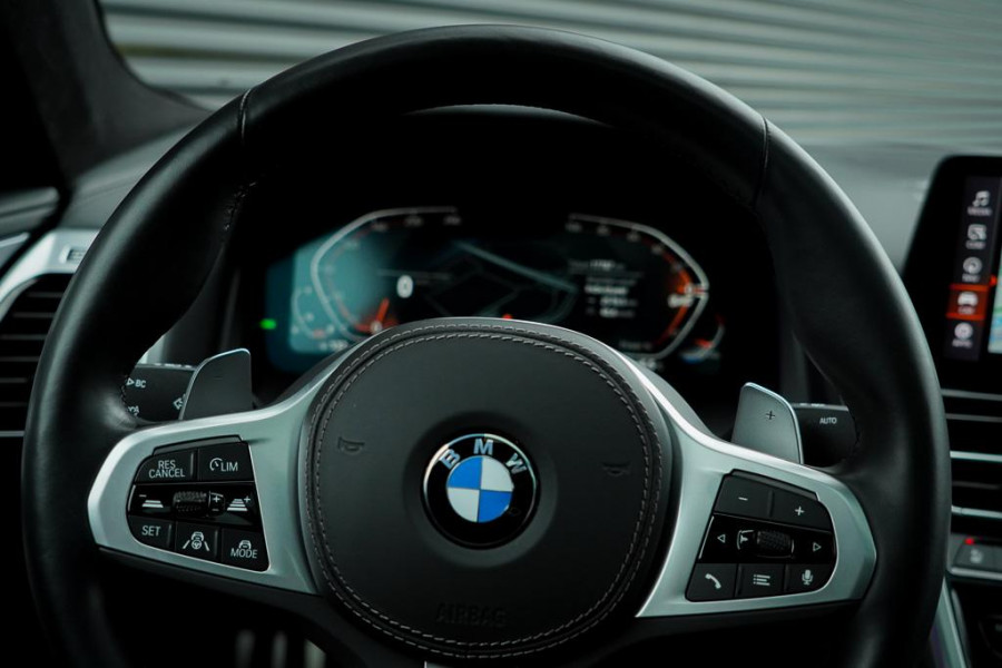 BMW 8 Serie Gran Coupé 840i xDrive High Exe Individual / B&W / Pano / Carbon / M-Stoelen / Adaptive