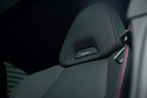 BMW 8 Serie Gran Coupé 840i xDrive High Exe Individual / B&W / Pano / Carbon / M-Stoelen / Adaptive