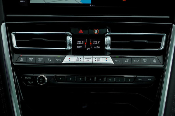 BMW 8 Serie Gran Coupé 840i xDrive High Exe Individual / B&W / Pano / Carbon / M-Stoelen / Adaptive