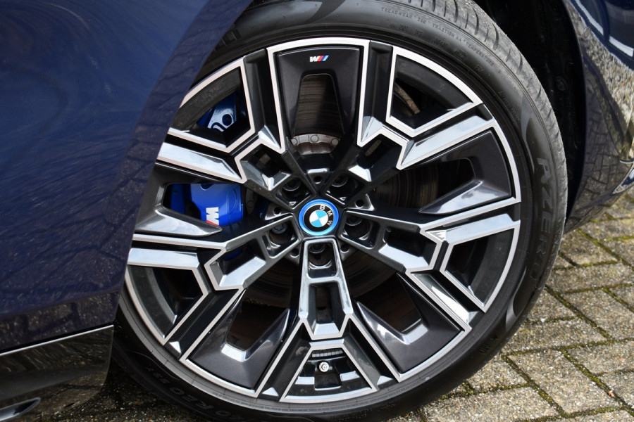 BMW i5 Touring eDrive40 M-Sport Pano Adp-demping B&W Comfzetel+Vent 20inch