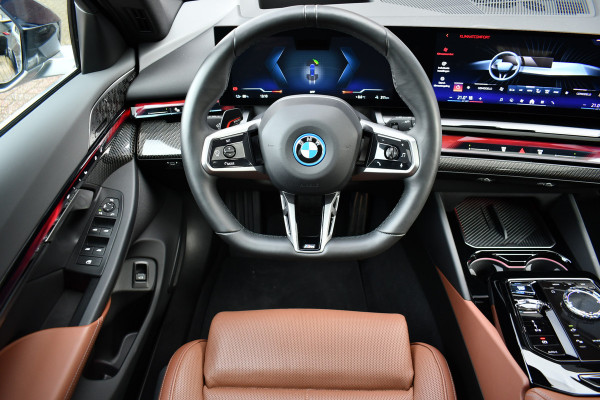 BMW i5 Touring eDrive40 M-Sport Pano Adp-demping B&W Comfzetel+Vent 20inch