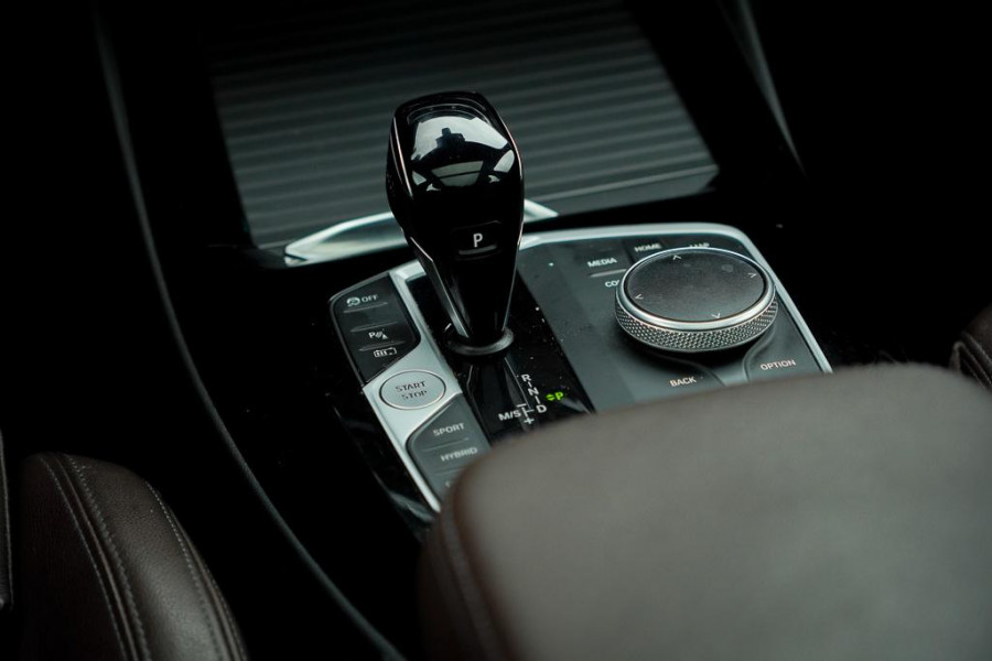 BMW X3 xDrive30e LCI / Pano / Elek Trekhaak / Facelift / HUD / Incl BTW