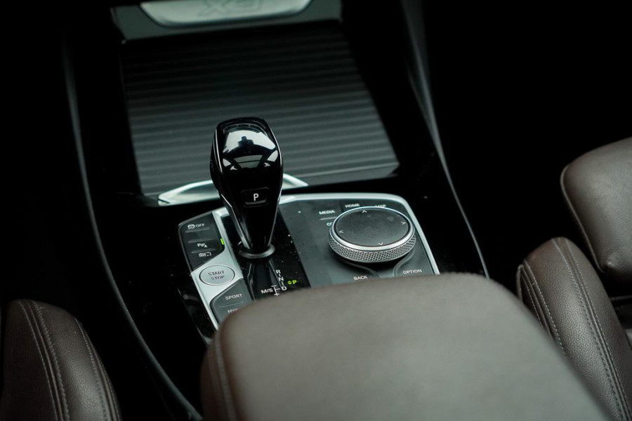 BMW X3 xDrive30e LCI / Pano / Elek Trekhaak / Facelift / HUD / Incl BTW