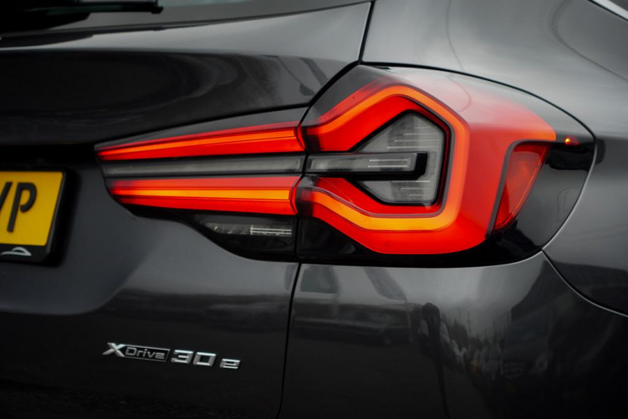 BMW X3 xDrive30e LCI / Pano / Elek Trekhaak / Facelift / HUD / Incl BTW