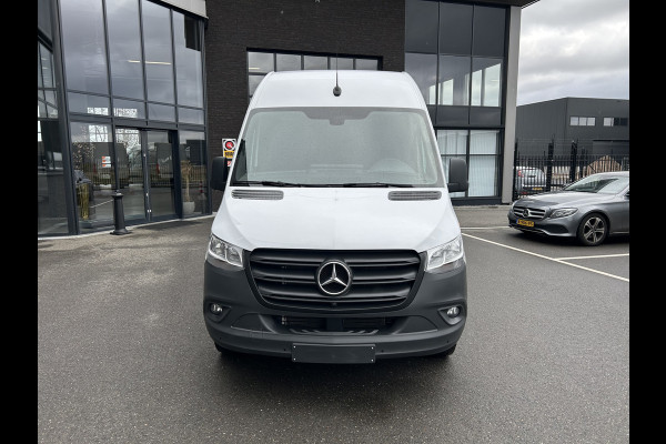 Mercedes-Benz Sprinter 317 CDI L2 H2 Automaat / 360 Camera / MBUX / Navigatie / Cruise control / Airco / 270 Graden achterdeuren
