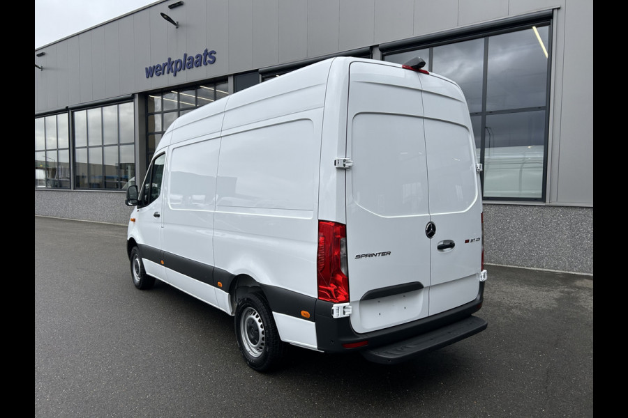 Mercedes-Benz Sprinter 317 CDI L2 H2 Automaat / 360 Camera / MBUX / Navigatie / Cruise control / Airco / 270 Graden achterdeuren