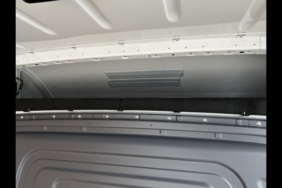 Mercedes-Benz Sprinter 317 CDI L2 H2 Automaat / 360 Camera / MBUX / Navigatie / Cruise control / Airco / 270 Graden achterdeuren