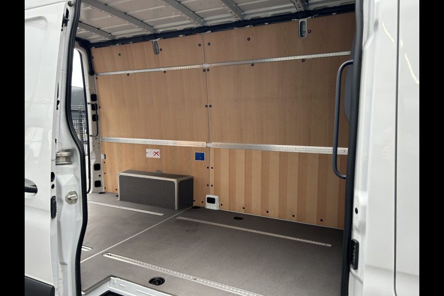 Mercedes-Benz Sprinter 317 CDI L2 H2 Automaat / 360 Camera / MBUX / Navigatie / Cruise control / Airco / 270 Graden achterdeuren