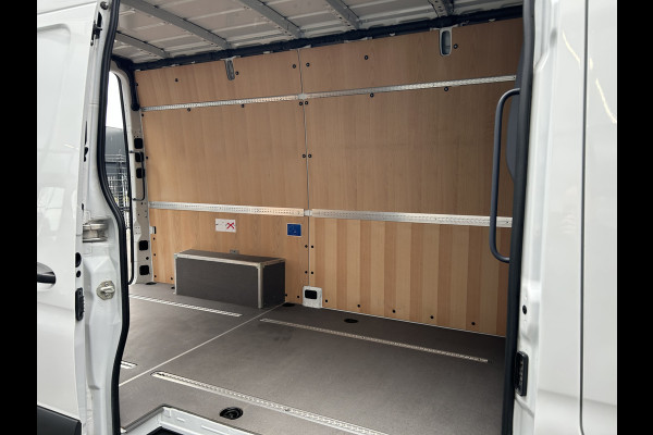 Mercedes-Benz Sprinter 317 CDI L2 H2 Automaat / 360 Camera / MBUX / Navigatie / Cruise control / Airco / 270 Graden achterdeuren