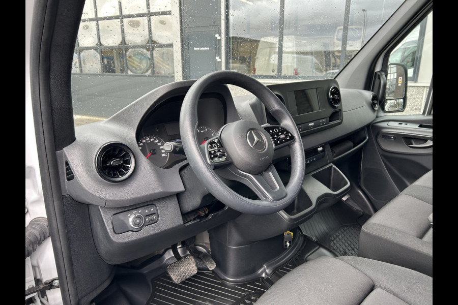 Mercedes-Benz Sprinter 317 CDI L2 H2 Automaat / 360 Camera / MBUX / Navigatie / Cruise control / Airco / 270 Graden achterdeuren
