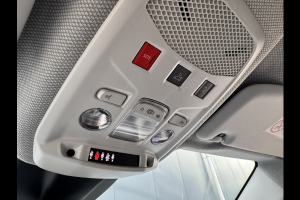 Jeep Avenger 1.2 Altitude | Winterpakket | Camera | Apple/Android CarPlay | Electrische achterklep | Cruise control | Navigatie