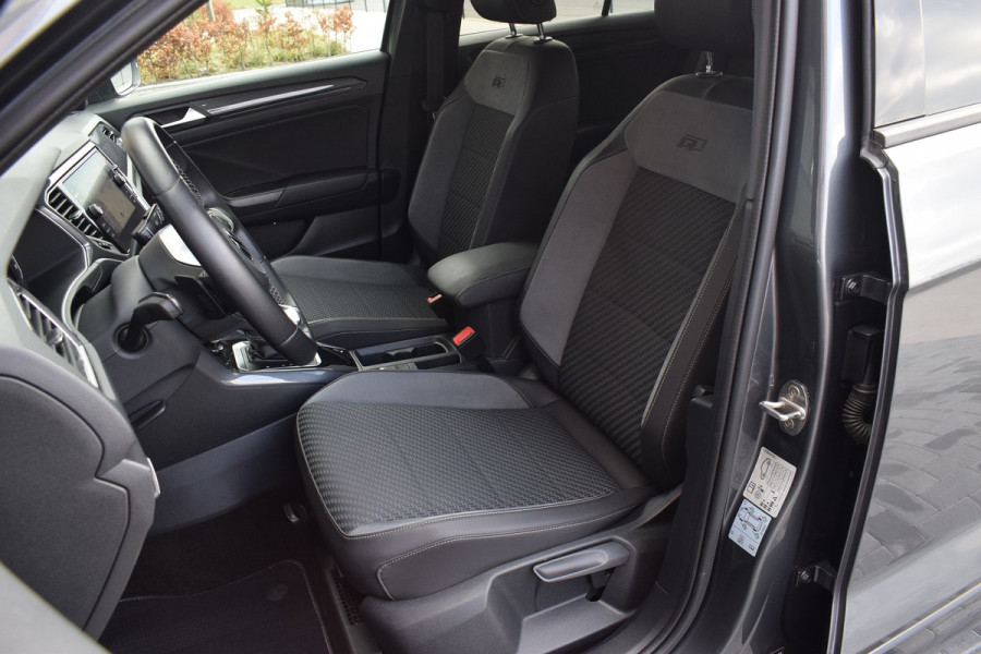 Volkswagen T-Roc 1.5 TSI 150pk DSG R-line | Pano | Camera | Trekhaak | Virtual | Beats