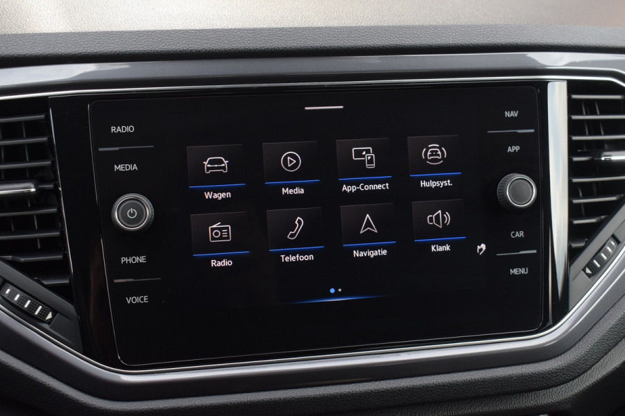 Volkswagen T-Roc 1.5 TSI 150pk DSG R-line | Pano | Camera | Trekhaak | Virtual | Beats