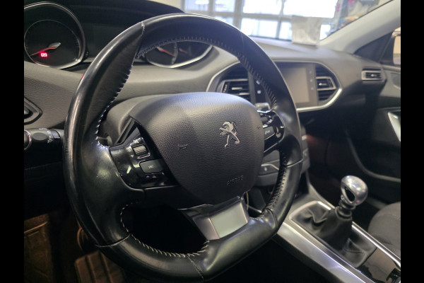 Peugeot 308 SW 1.2 PureTech Blue Lease Premium – Panoramadak – Cruise – NAP – Ruime gezinsauto