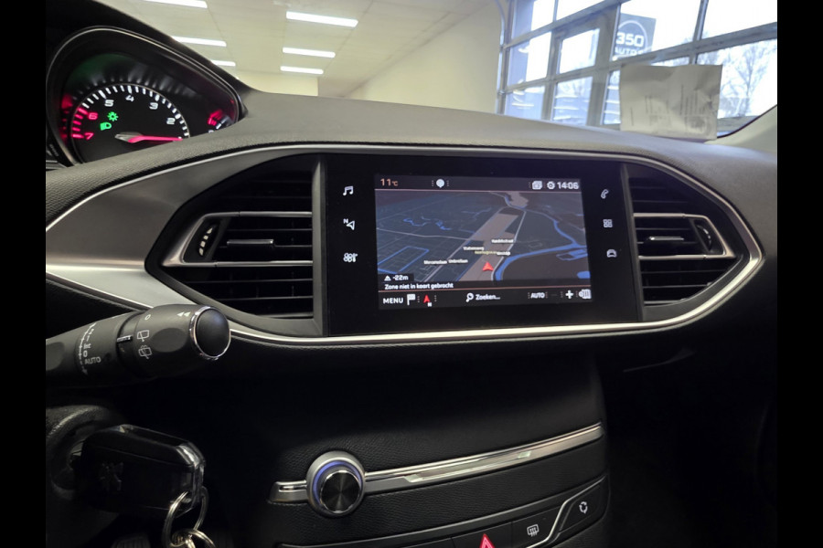 Peugeot 308 SW 1.2 PureTech Blue Lease Premium – Panoramadak – Cruise – NAP – Ruime gezinsauto