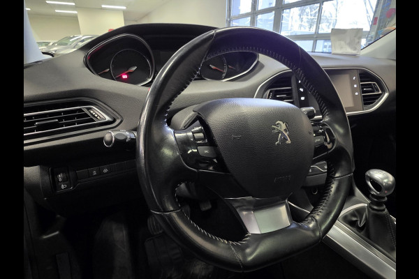 Peugeot 308 SW 1.2 PureTech Blue Lease Premium – Panoramadak – Cruise – NAP – Ruime gezinsauto