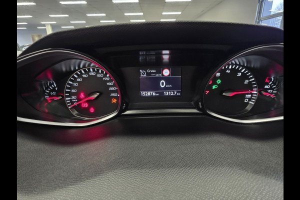 Peugeot 308 SW 1.2 PureTech Blue Lease Premium – Panoramadak – Cruise – NAP – Ruime gezinsauto