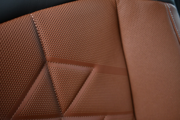 BMW i5 Touring eDrive40 M-Sport Pano Adp-demping B&W Comfzetel+Vent 20inch