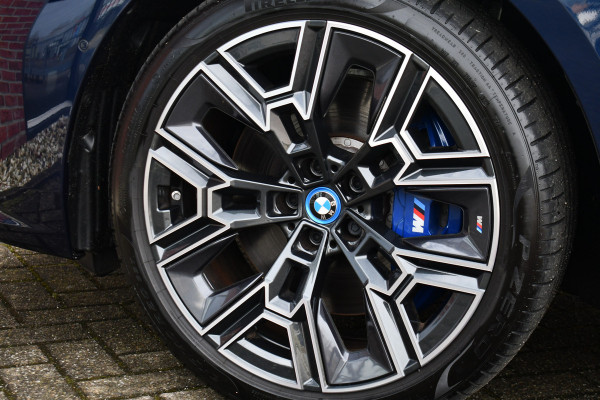 BMW i5 Touring eDrive40 M-Sport Pano Adp-demping B&W Comfzetel+Vent 20inch