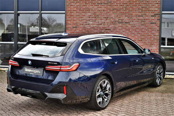 BMW i5 Touring eDrive40 M-Sport Pano Adp-demping B&W Comfzetel+Vent 20inch
