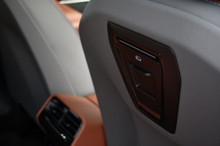 BMW i5 Touring eDrive40 M-Sport Pano Adp-demping B&W Comfzetel+Vent 20inch