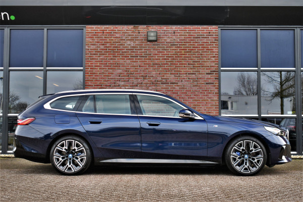BMW i5 Touring eDrive40 M-Sport Pano Adp-demping B&W Comfzetel+Vent 20inch