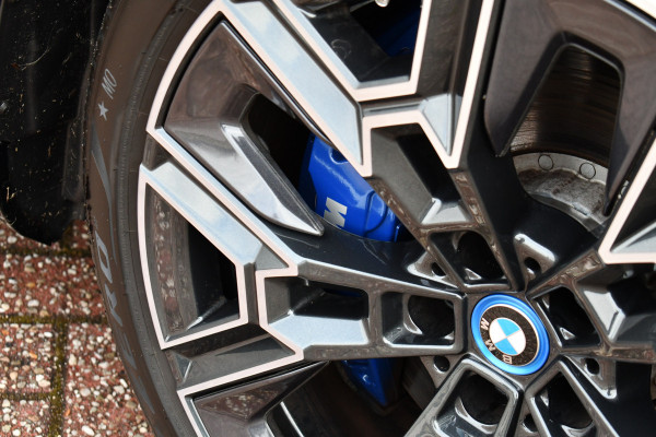 BMW i5 Touring eDrive40 M-Sport Pano Adp-demping B&W Comfzetel+Vent 20inch