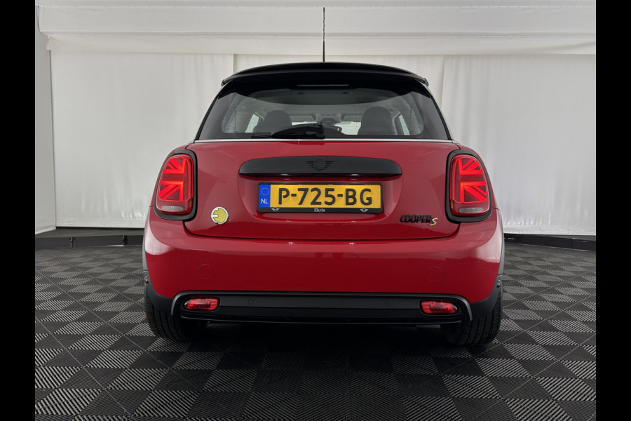 MINI Mini Electric Business Edition 33 kWh [ 3-Fase ] (INCL-BTW) Aut. *LEATHER | FULL-LED | KEYLESS | SPORT-SEATS | NAVI-FULLMAP | ECC | AMBIENT-LIGHT | DAB | DIGI-COCKPIT | PDC | 17"ALU*