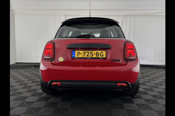 MINI Mini Electric Business Edition 33 kWh [ 3-Fase ] (INCL-BTW) Aut. *LEATHER | FULL-LED | KEYLESS | SPORT-SEATS | NAVI-FULLMAP | ECC | AMBIENT-LIGHT | DAB | DIGI-COCKPIT | PDC | 17"ALU*