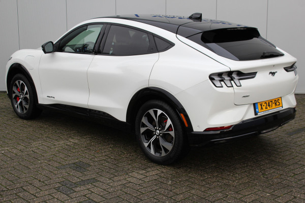 Ford Mustang Mach-E 75kWh/269pk AWD Premium AUTOMAAT volledig ELEKTRISCH ! Fabrieksgarantie t/m 01-03-2027 ! Vierwielaandr., stoel-, stuur- en voorraamverwarming, technologie pakket II, panoramadak, navigatie, telefoonvoorb., winterpakket, parelmoer wit metallic, etc etc