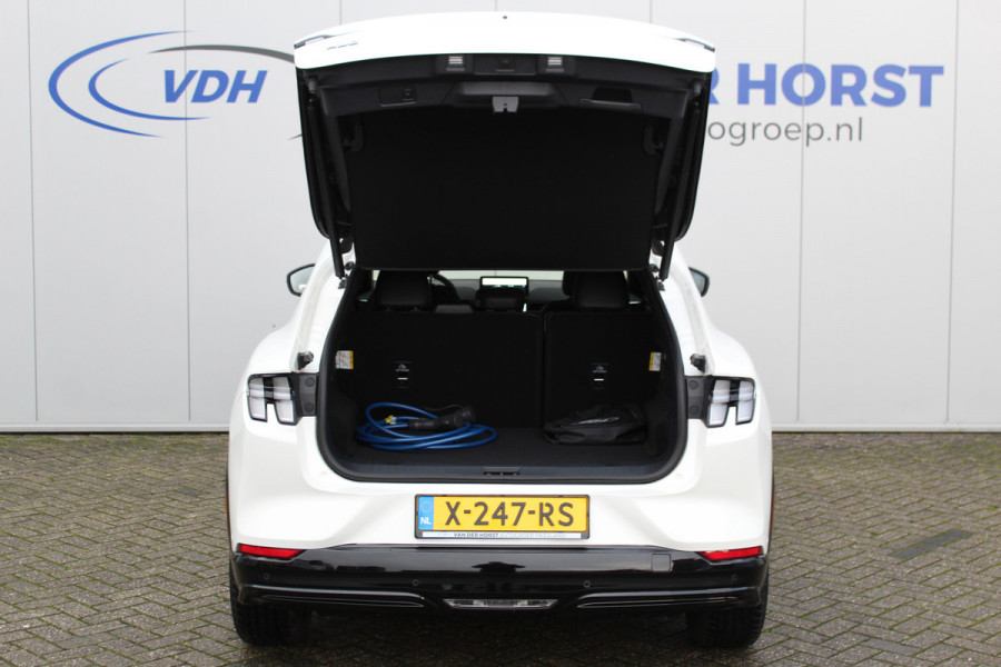 Ford Mustang Mach-E 75kWh/269pk AWD Premium AUTOMAAT volledig ELEKTRISCH ! Fabrieksgarantie t/m 01-03-2027 ! Vierwielaandr., stoel-, stuur- en voorraamverwarming, technologie pakket II, panoramadak, navigatie, telefoonvoorb., winterpakket, parelmoer wit metallic, etc etc