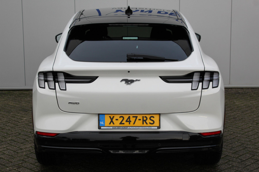 Ford Mustang Mach-E 75kWh/269pk AWD Premium AUTOMAAT volledig ELEKTRISCH ! Fabrieksgarantie t/m 01-03-2027 ! Vierwielaandr., stoel-, stuur- en voorraamverwarming, technologie pakket II, panoramadak, navigatie, telefoonvoorb., winterpakket, parelmoer wit metallic, etc etc
