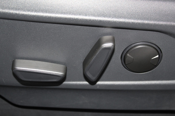 Ford Mustang Mach-E 75kWh/269pk AWD Premium AUTOMAAT volledig ELEKTRISCH ! Fabrieksgarantie t/m 01-03-2027 ! Vierwielaandr., stoel-, stuur- en voorraamverwarming, technologie pakket II, panoramadak, navigatie, telefoonvoorb., winterpakket, parelmoer wit metallic, etc etc