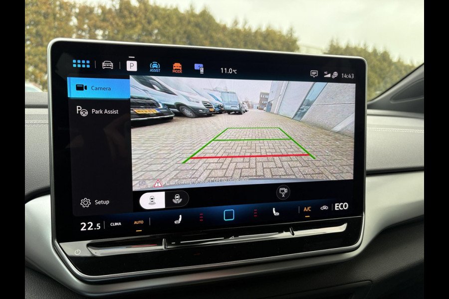Volkswagen ID.5 Pro Business 77 kWh | Stoelverwarming | Camera | Elektrische achterklep | Adaptive cruise control