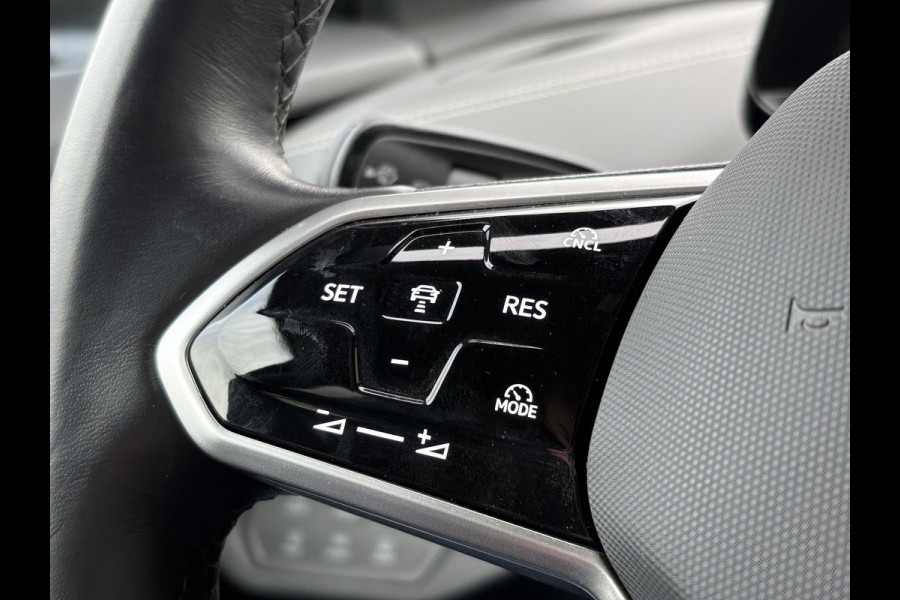 Volkswagen ID.5 Pro Business 77 kWh | Stoelverwarming | Camera | Elektrische achterklep | Adaptive cruise control