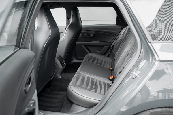 Seat Leon ST 2.0 TSI CUPRA 300 Kuipstoelen Virtual Cockpit Camera 19"