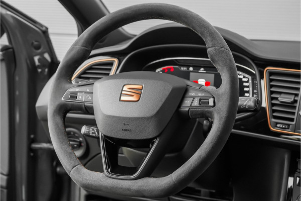 Seat Leon ST 2.0 TSI CUPRA 300 Kuipstoelen Virtual Cockpit Camera 19"
