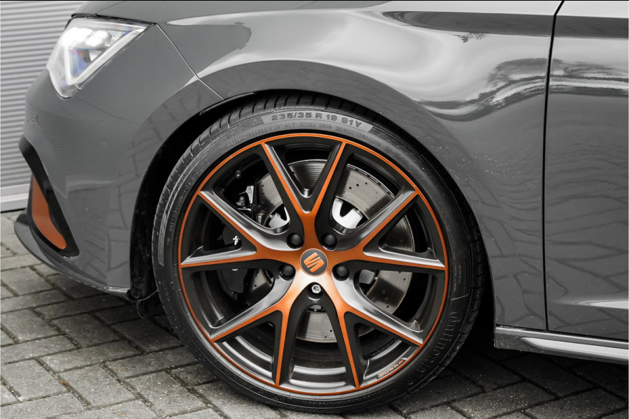 Seat Leon ST 2.0 TSI CUPRA 300 Kuipstoelen Virtual Cockpit Camera 19"