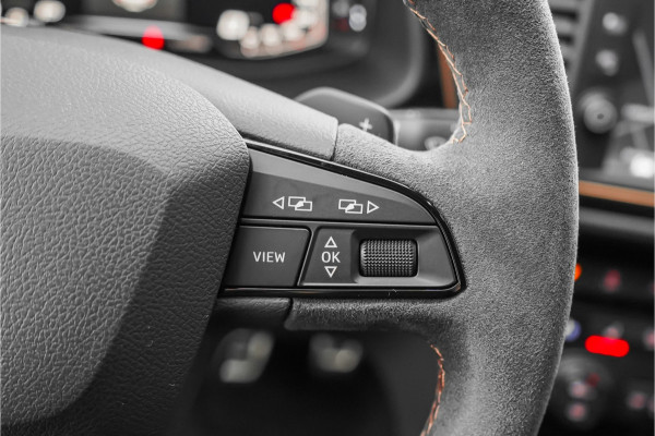 Seat Leon ST 2.0 TSI CUPRA 300 Kuipstoelen Virtual Cockpit Camera 19"
