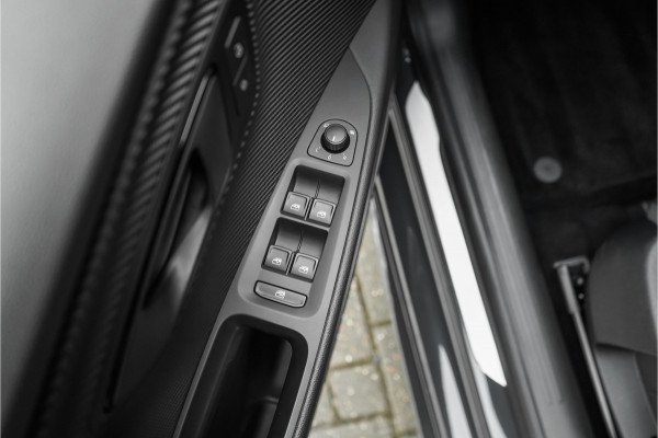 Seat Leon ST 2.0 TSI CUPRA 300 Kuipstoelen Virtual Cockpit Camera 19"